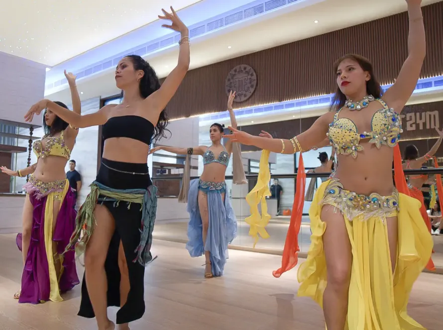 Live Bellydancer
