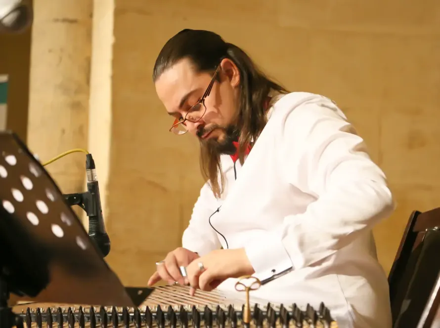 yammen jazbeh qanun player
