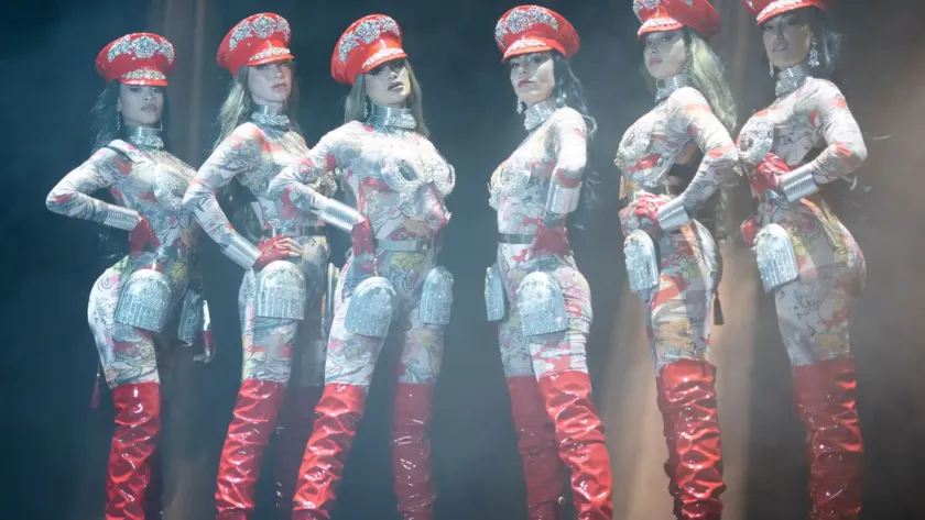 Pop fusion dance style