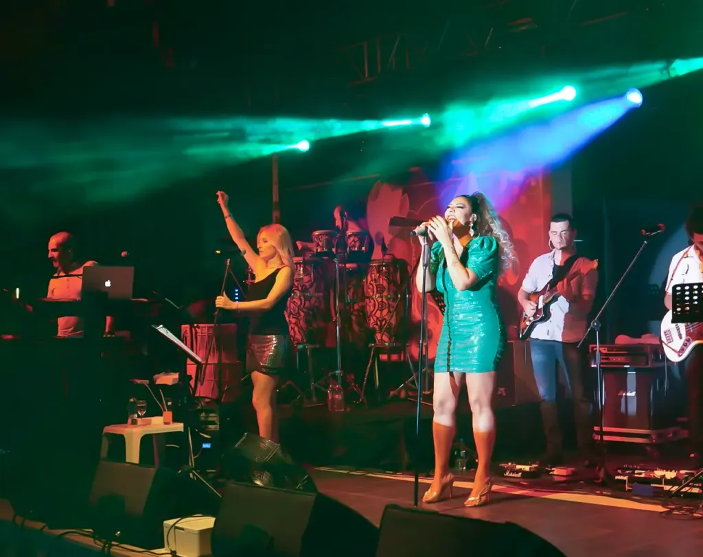 Gulsin Demirkeser Unal - Isın Karaca 