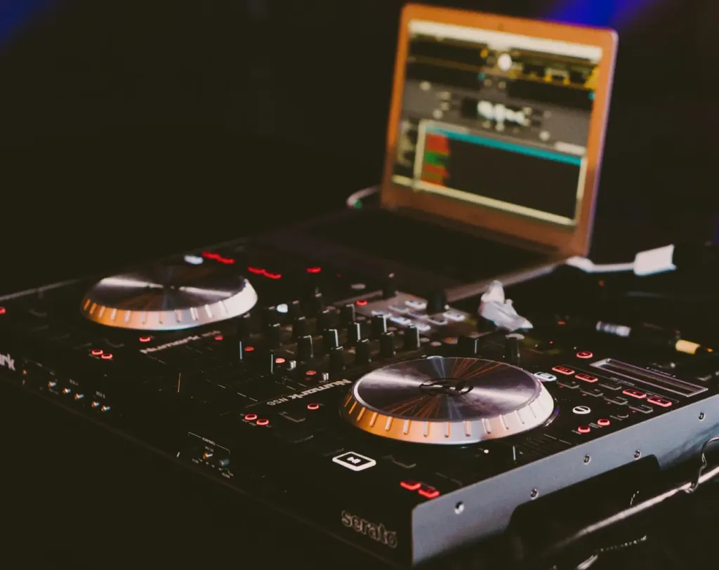 live DJ for corporate parties