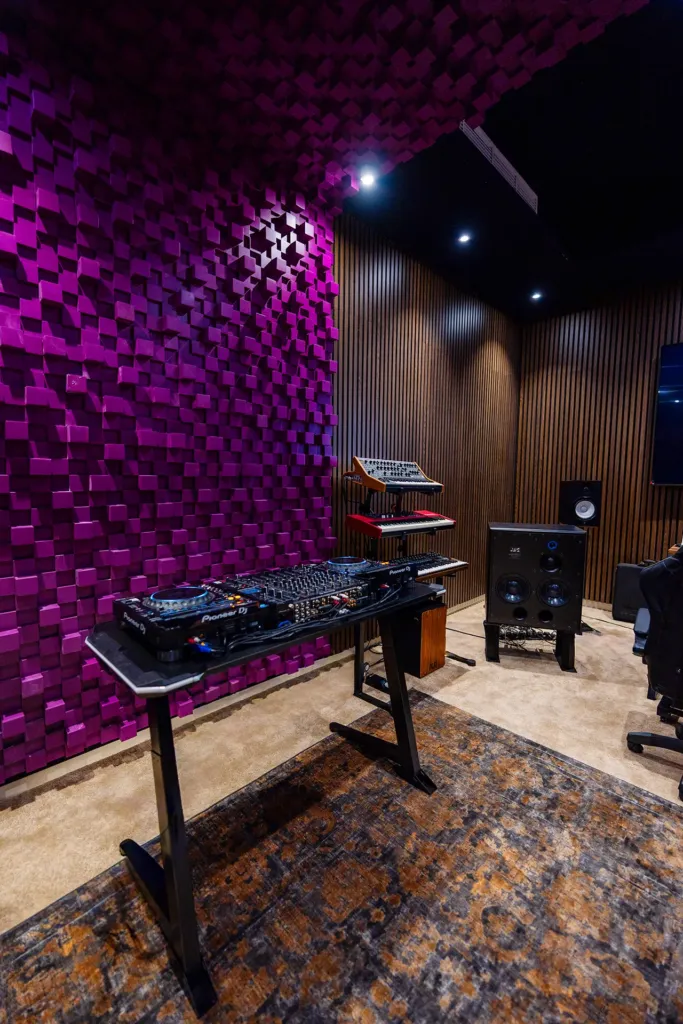 Studio 260 - Mastering Studio In Dubai (12)