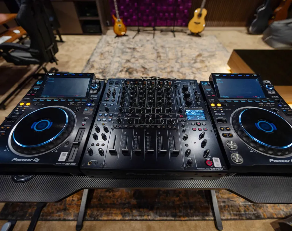 private recording studio Duba