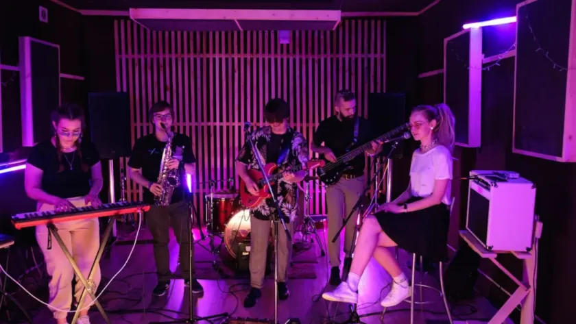 book performers for party