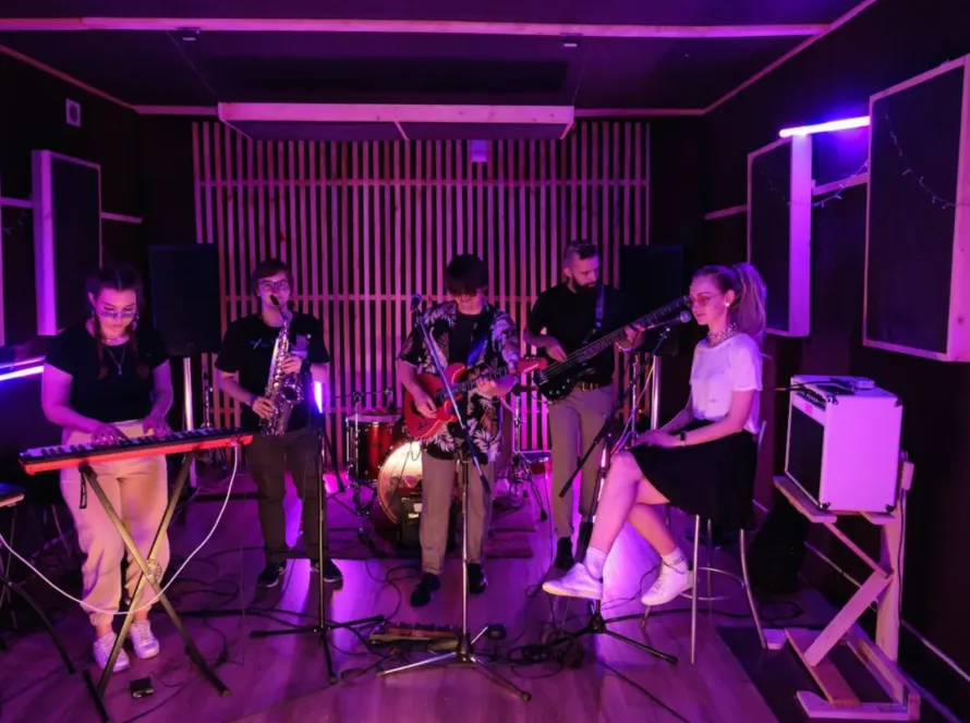 book performers for party