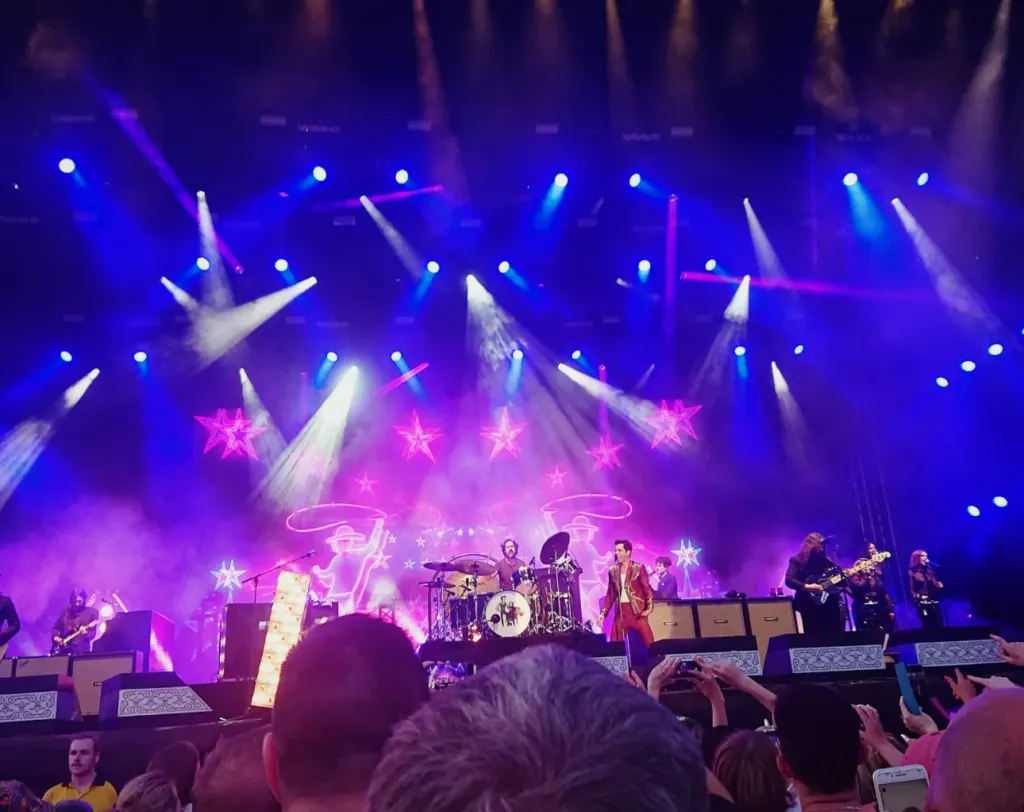 hire event artists dubai